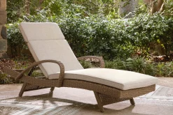 Mor Furniture Outdoor Lounge Chairs|Laguna Heights Outdoor Lounge Chaise In Beige
